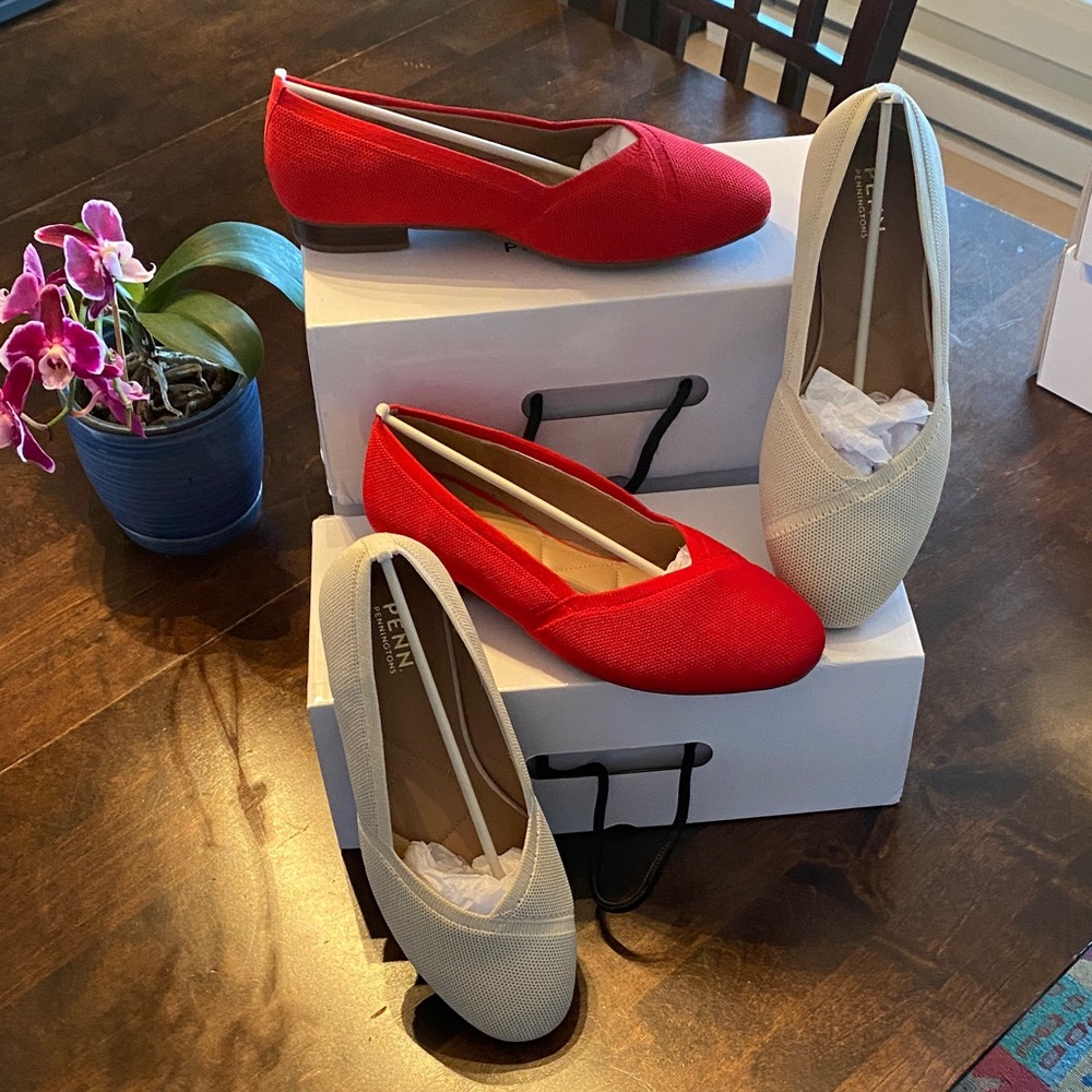 Pennington’s double wide shoes. Extra cushion weaved material red or beige NWT